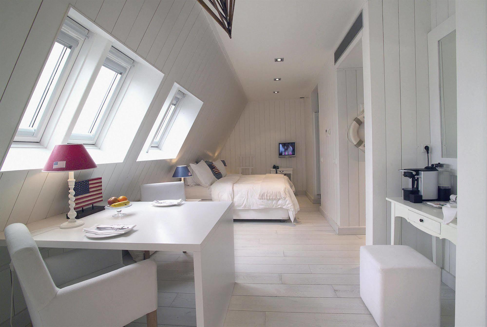 Bliss Boutique Hotel Breda Bagian luar foto